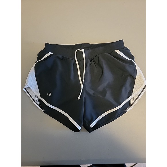 Under Armour Pants - Under Armour Women's Running Loose Heat Gear Athletic Shorts Size Small